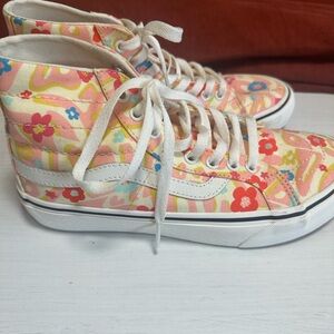 Vans Women's Sneakers - Pink and White Floral